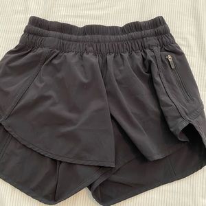 Lululemon tracker shorts
